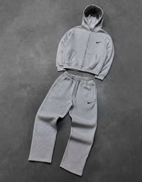 Ensemble Nike Zip-Up Premium – Veste Zippée & Pantalon Sport Chic