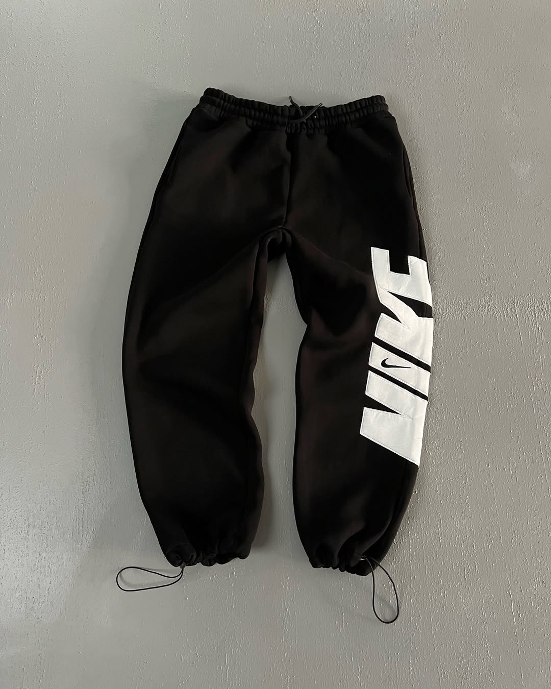 Baggy Nike à Côté Premium Qualité – Style Streetwear Moderne & Confort Ultime
